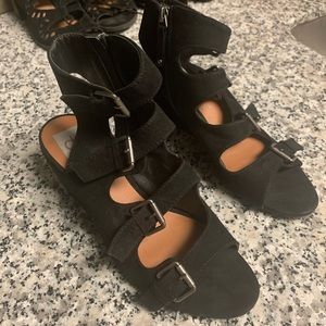 DOLCE VITA Women’s Black Textile Gladiator Style Sandals.